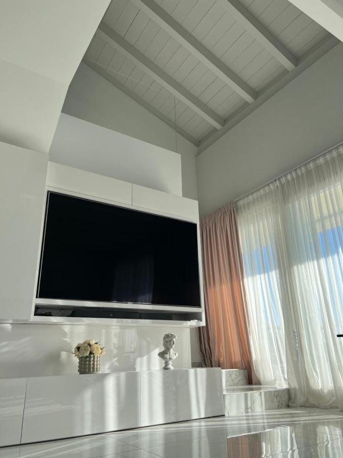 Paganini Suites And Apartments Sirmione Exteriör bild