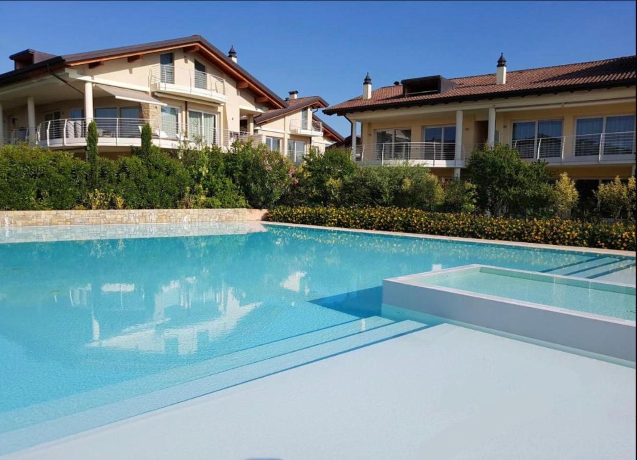 Paganini Suites And Apartments Sirmione Exteriör bild