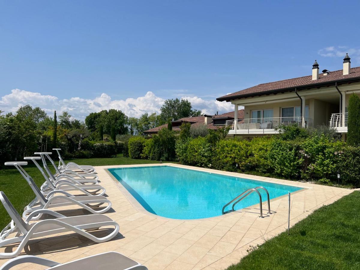 Paganini Suites And Apartments Sirmione Exteriör bild