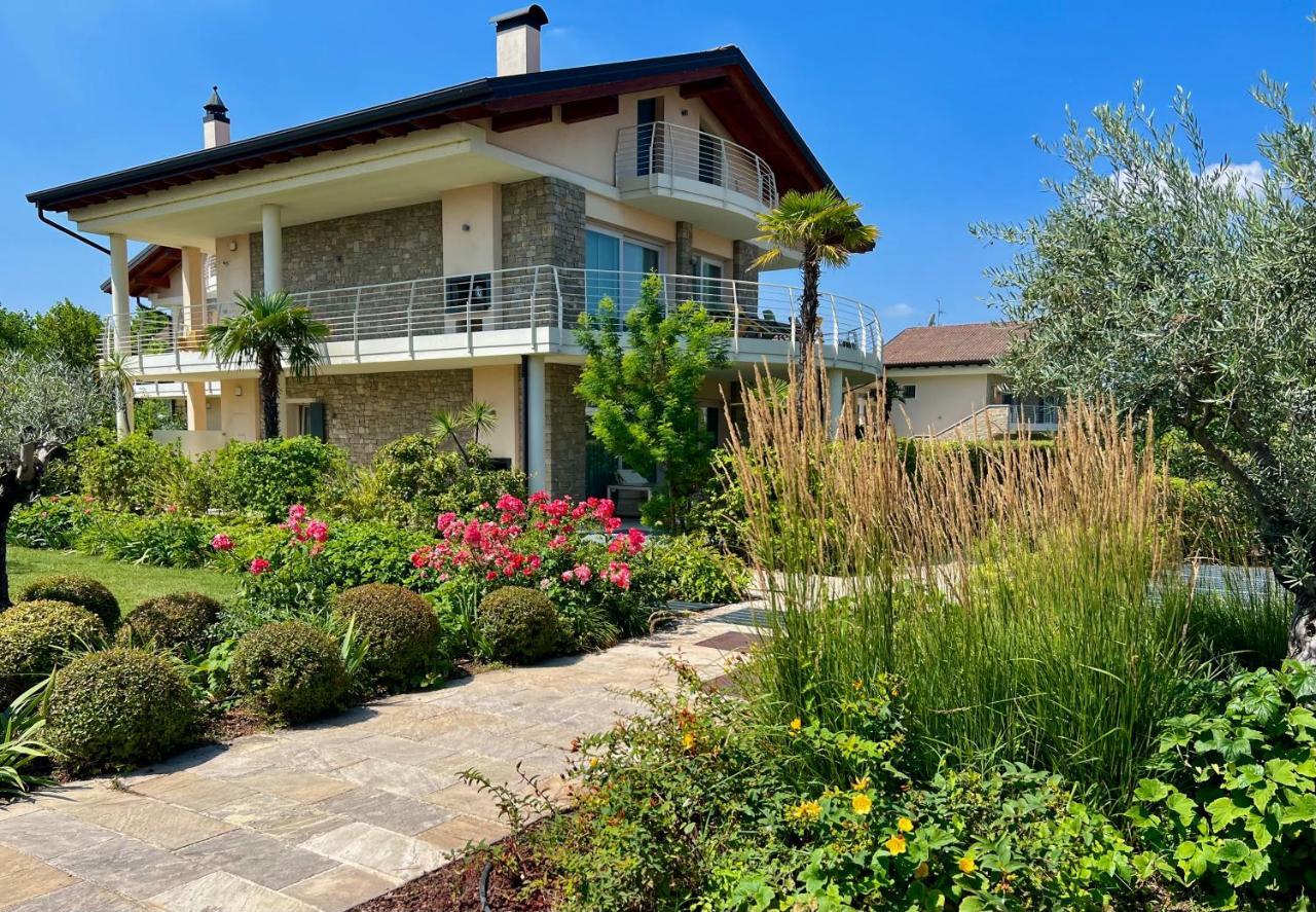 Paganini Suites And Apartments Sirmione Exteriör bild