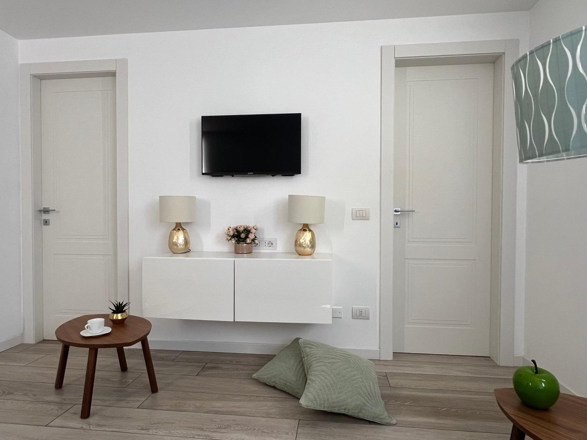 Paganini Suites And Apartments Sirmione Exteriör bild