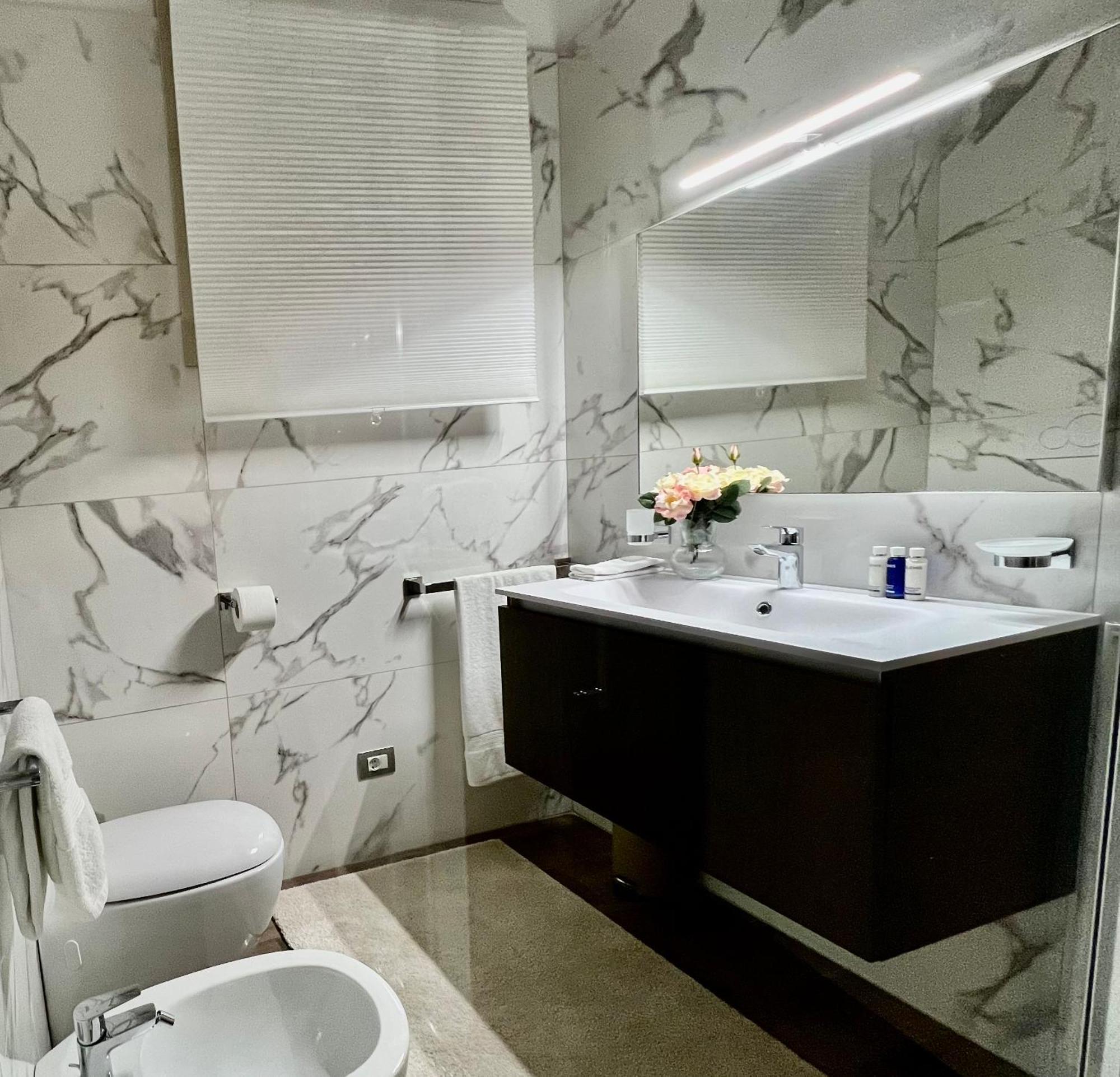 Paganini Suites And Apartments Sirmione Rum bild